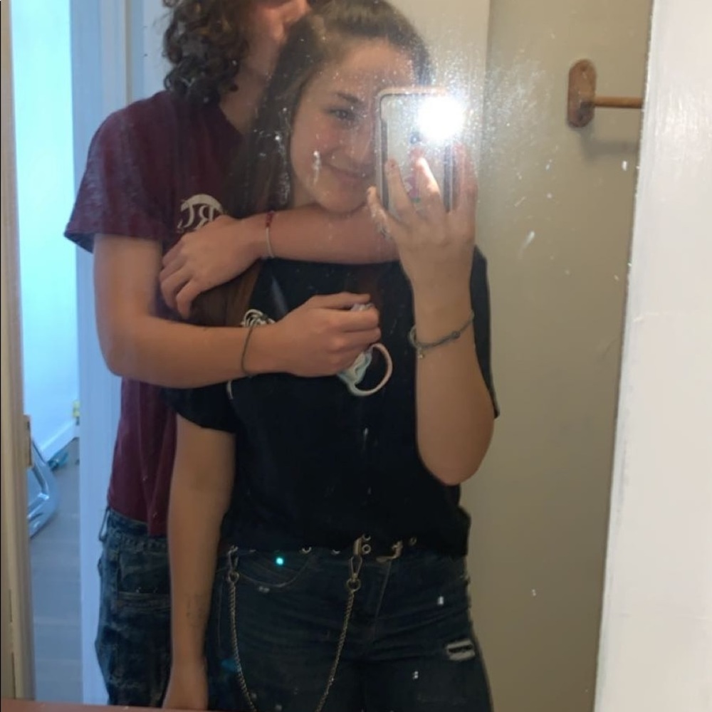 Meet your Posher, Isis